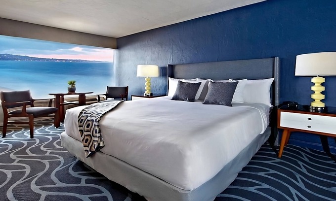 Monterey House | Relaxing & Refreshing Stay with Ocean Views! Unit with Direct Beach Access!