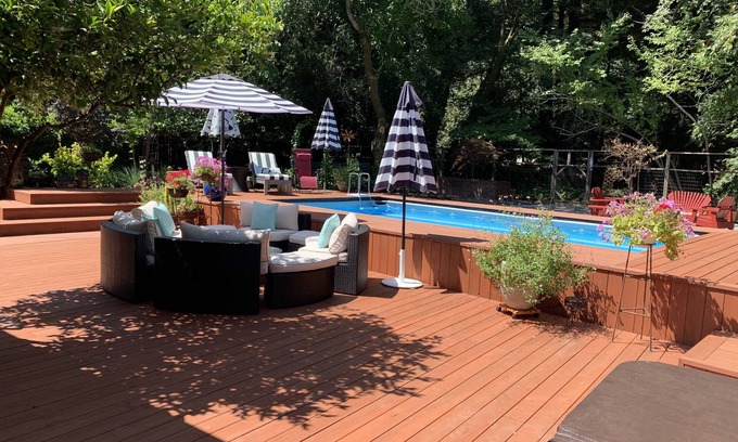Guerneville House | Relaxing retreat in the redwoods-not recommended for partiers.
