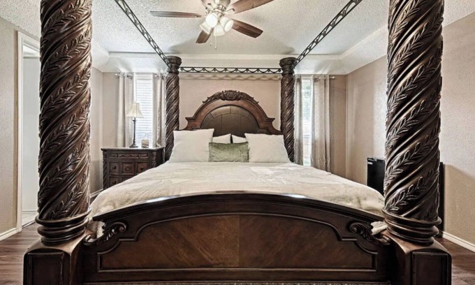 Richardson House | Relaxing Richardson Getaway – 5 Bedrooms with A/C