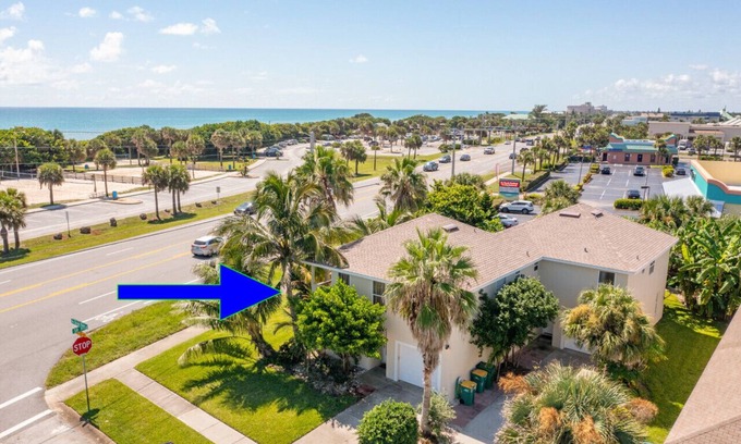 Indialantic House | Relaxing Townhome 3 BR 2 BA Steps from the Beach