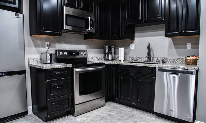 Sandy House | Remodeled 2000 Sq Ft Open Layout 3 bd 1 ba Basement Apt. ★MONTHLY DISCOUNT★