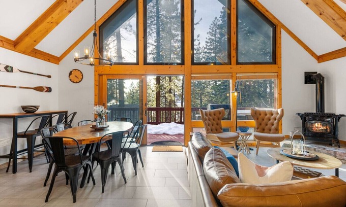 Brockway Apartment | Remodeled Lakeview Cabin for 10 HotTub