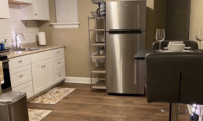 Wilmington Apartment | Remodeled Luxury furnished 2 bedroom apartment.