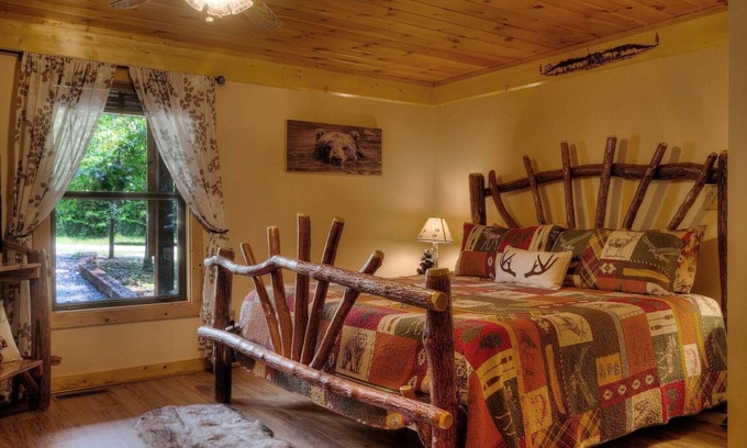 Sevierville Cabin | REMODELED & SECLUDED Cabin Only 10 Min to Parkway!
