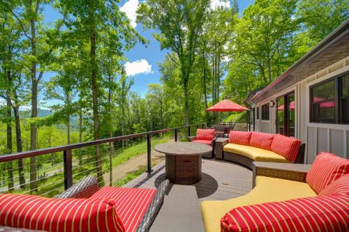 Franklin House | Remote Smoky Mtn Escape with Views and Trail Access!