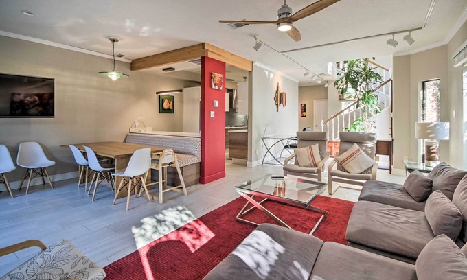 Boulevard Oaks House | Remote-Work Friendly Houston Home w/Backyard!
