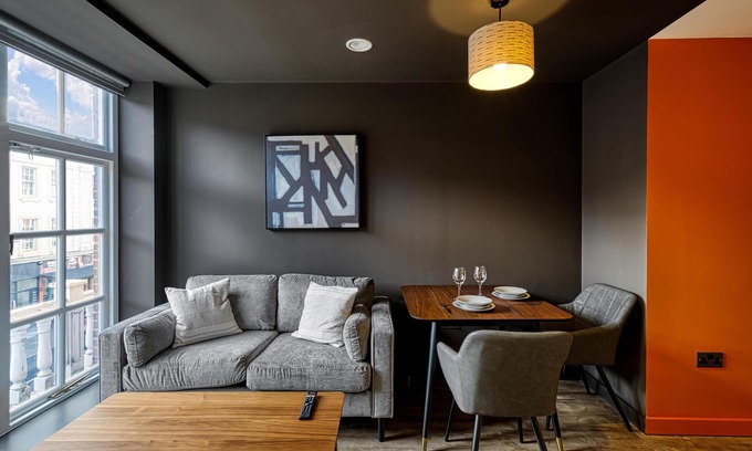 Southport Apartment | Renaissance 7: 1 Bedroom Apartment in Southport