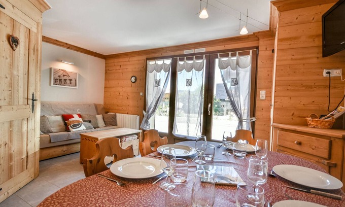 Les Gets Apartment | Renovated 2-Bedroom + Mountain Nook Apartment, Near Center & Shops, The Gets