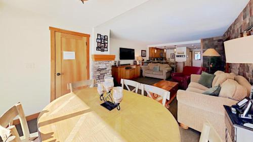 Mammoth Lakes Apartment | Renovated 2 Bedroom Condo with Elevator Access!