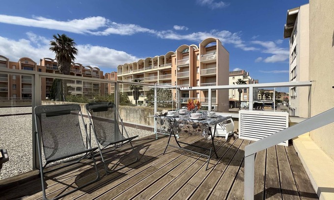 Port Rive Gauche Apartment | Renovated 2-room apartment with private parking in Gruissan, near Grazel beach