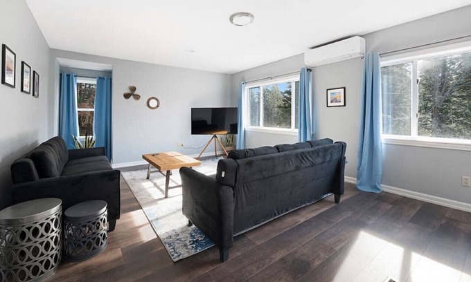 Ellsworth House | Renovated 3BD Home Near Branch Lake | Ping-Pong