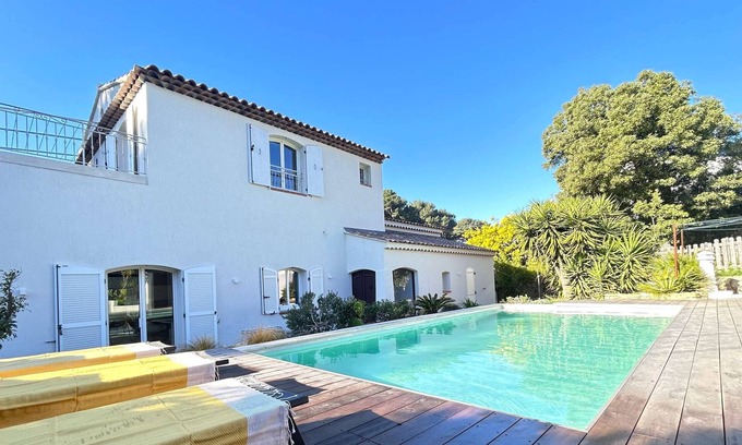 Sanary-sur-Mer House | Renovated and air-conditioned villa near the sea with(heated) swimming pool, cove at 100 meters,.