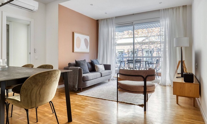 L'Antiga Esquerra de l'Eixample Apartment | Renovated Antiga Esquerra de l'Eixample 3BR w/Balcony, by Blueground