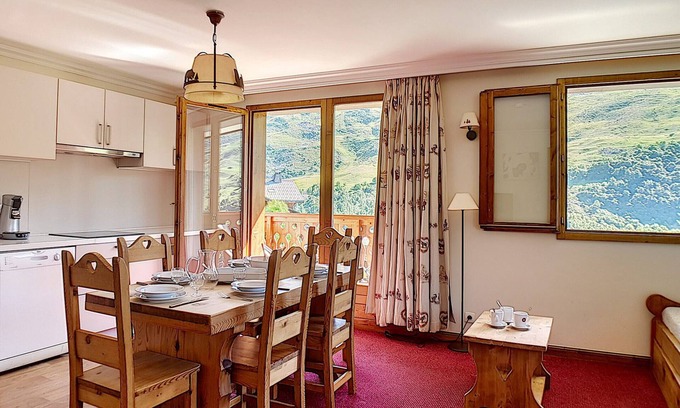 Les Menuires Apartment | Renovated Apartment Near Slopes with Balcony, Sauna, Hammam, and Free WIFI