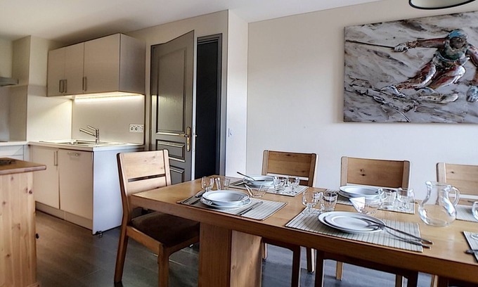 Les Menuires Apartment | Renovated Apartment Near Slopes with Balcony, WIFI, Sauna & Hammam - Les Belleville, France