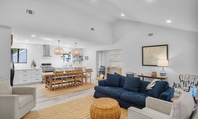Saint Helena Island House | Renovated Center Island Home & Garage Apt 4bd/3ba