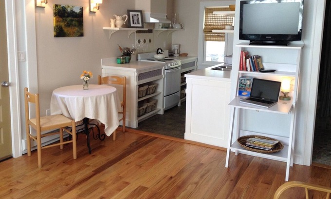 Poughkeepsie Cottage | Renovated Cottage in the Heart of Hudson Valley close to Walkway Over Hudson