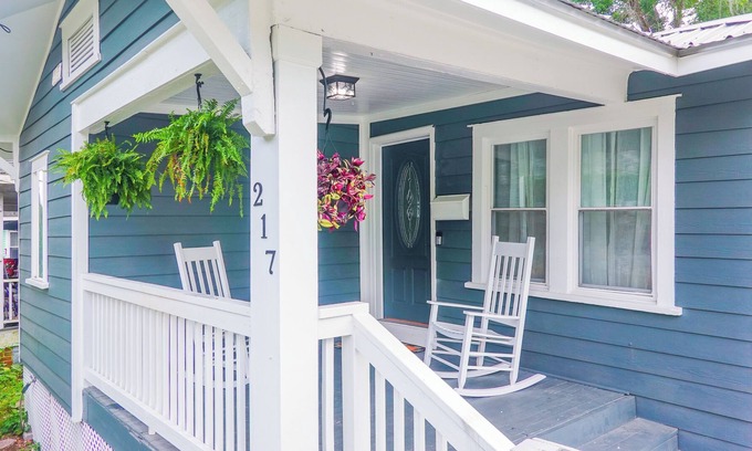 Wilmington House | Renovated Cottage in Soda Pop District; 2 blocks to Hi-Wire & Bowstring