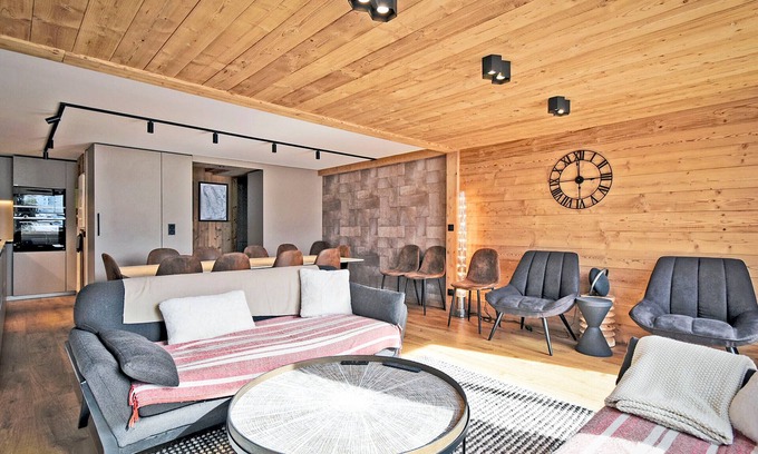 Les Bruyeres Apartment | Renovated family chalet with jacuzzi, ski-in, ski room