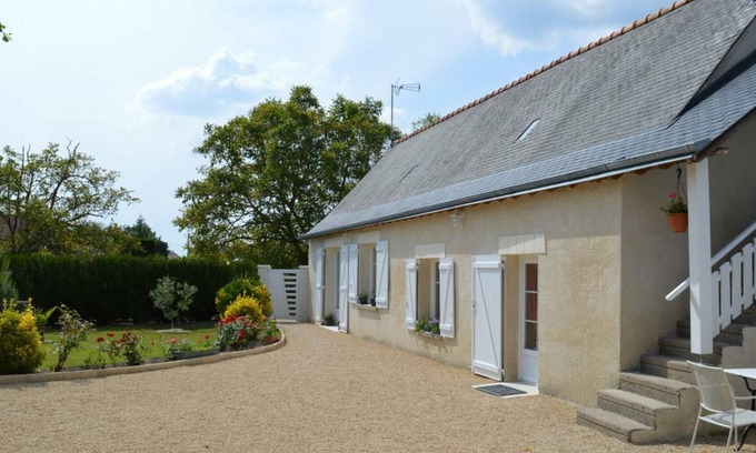 Bourgueil Cottage | Renovated Family Home in Vineyards, Modern Amenities, WiFi, Garden, Near Loire Châteaux
