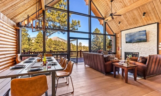 Flagstaff House | Renovated | Famous Cabin | Hot Tub | Mountain Views