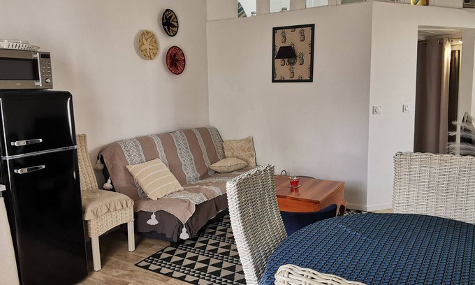 La Faute-sur-Mer House | Renovated House 200m from Grand Beach, La Faute-sur-Mer – 2 Bedrooms, Terrace, Center Location