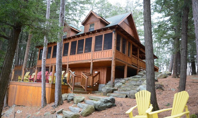 Minett Cottage | Renovated Log Cabin! 3 Bed, 2 Bath Lake Rosseau! Minett! Sunsets!