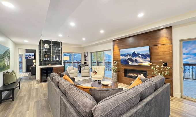 Park City Condo | Renovated Presidential Suite 3 Fireplaces Private Hot Tub w/Views Resort Amenities
