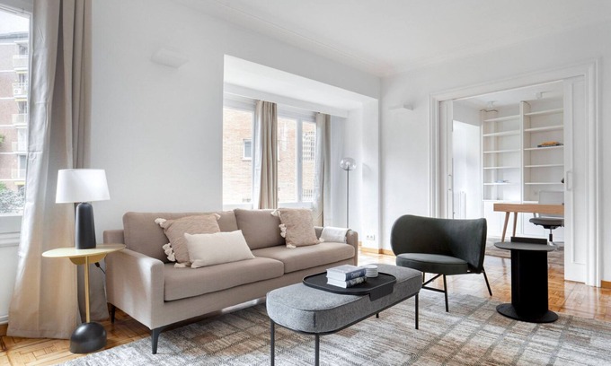 Sant Gervasi Apartment | Renovated Sarrià-Sant Gervasi 4BR, by Blueground