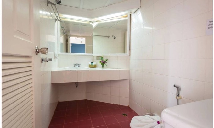 Karon Hotel | :) renovated standard room #17, 3 min walk to karon beach