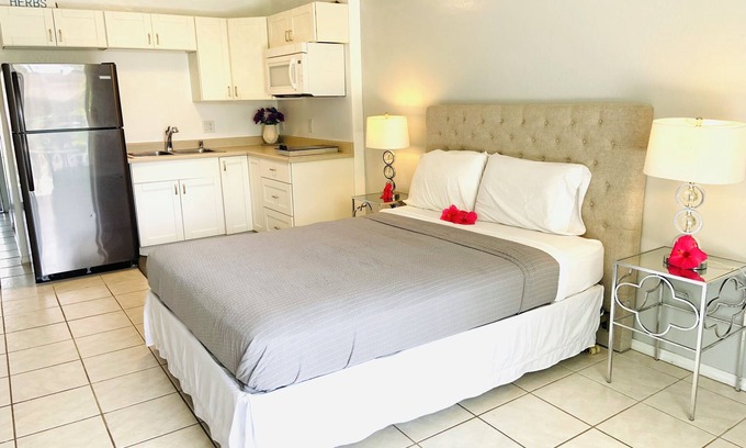 Historic Kailua Village Apartment | RENOVATED Studio By The Ocean!