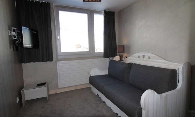 Tignes le Lac Apartment | Renovated studio for 2, comfortable, modern amenities