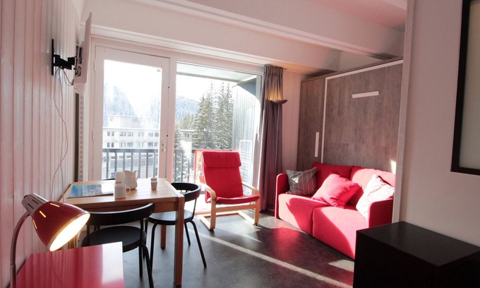 Flaine Apartment | Renovated studio for 4, balcony, at the foot of slopes and shops