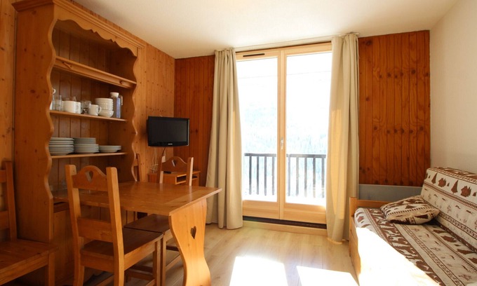 Flaine Apartment | Renovated Studio for 4 Guests with Balcony, Near Ski Lifts - Résidence Sagittaire, Flaine Forêt