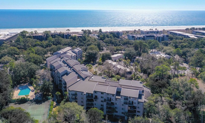 Hilton Head Island Condo | RENOVATED VILLA NEAR COLIGNY BEACH WITH POOL & TENNIS HILTON HEAD