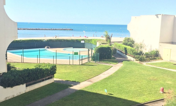 Palavas-les-Flots Apartment | Rental F2 40m2 Cosy & Neat - 1st line Sea + Pool