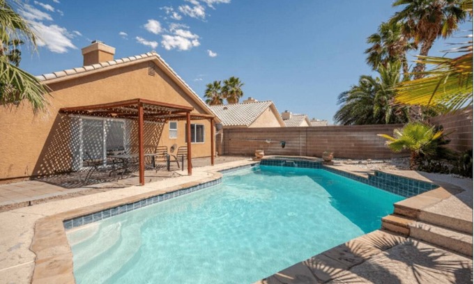 Las Vegas House | Rental Home with Pool and Jacuzzi, 5 beds
