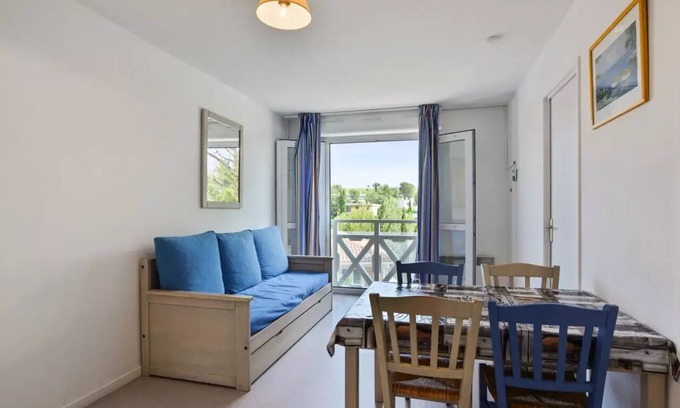 Carnoux-en-Provence Apartment | Residence Debussy - maeva Home - 2-Room Apartment 4 People - Budget