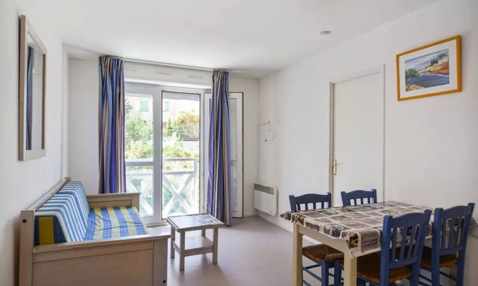 Carnoux-en-Provence Apartment | Residence Debussy - maeva Home - 2-Room Apartment 4 People - Budget