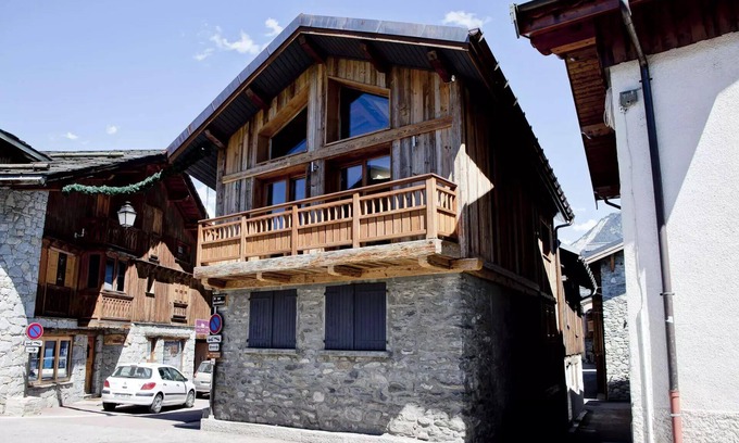 Le Praz Ski Chalet | Residence Idaho - Fully renovated village house located in the heart of the Village of Praz