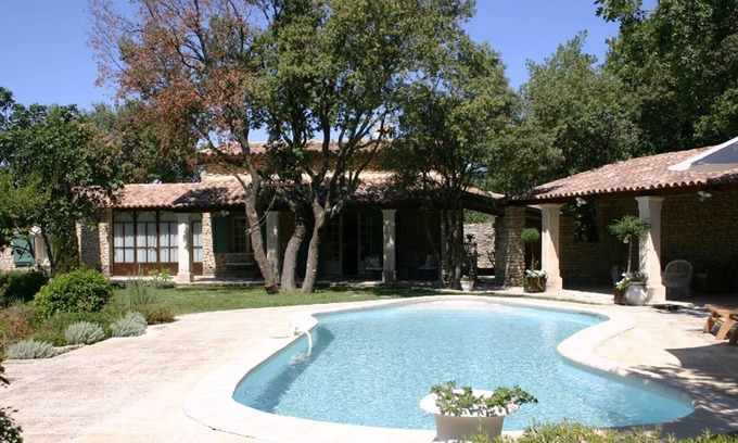 Murs Villa | Residence in the heart of the Luberon garrigues - by feelluxuryholidays