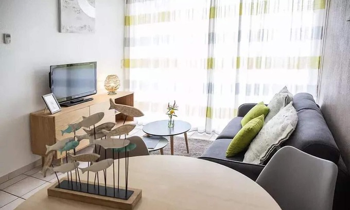 La Cote Radieuse Apartment | Residence Les Flamants Roses - 2 Rooms 4 People Sea Side