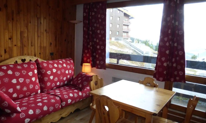 Meribel-Mottaret Apartment | Residence La Saulire - Studentette for 2 people in Meribel Mottaret in the Laitelet district, at the foot of the slopes