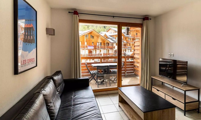 Les Orres Apartment | Residence Le Balcon Des Airelles - Modern apartment in quiet on the edge of the slopes