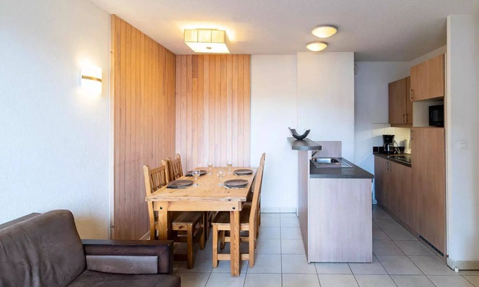 Les Orres Apartment | Residence Le Balcon Des Airelles - Quiet apartment in the heart of the Orres 1800