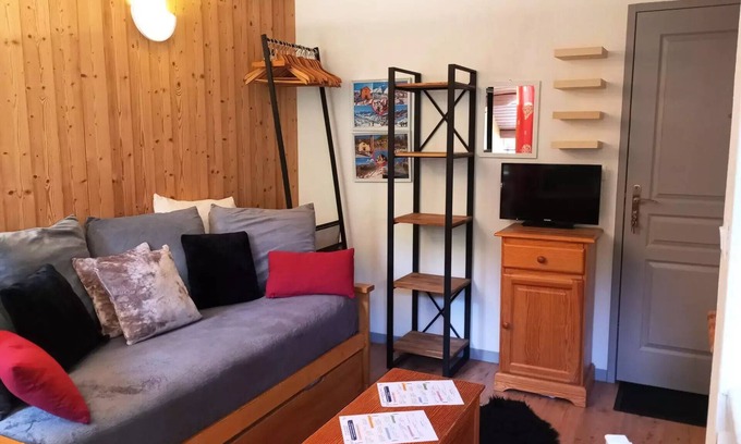 Valloire Apartment | Residence Le Hameau De Valloire - Studio 2 people 3* show South East