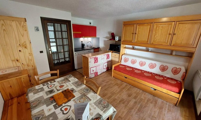 Valloire Apartment | Residence Les Cretes - Studio cabin 4 people 2* exposed West