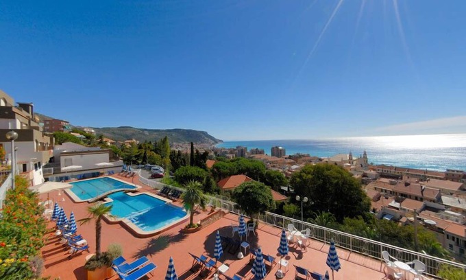 Pietra Ligure Apartment | Residence Sant'anna Two-room Apartment 3 Pax