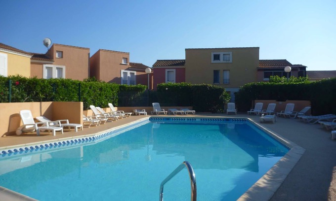 Marseillan Apartment | Residence with swimming pool and tennis court