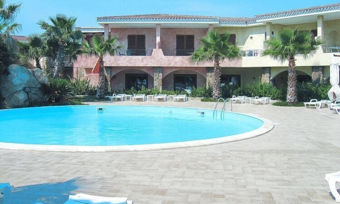 Palau Apartment | Residence with shared pool in Palau
